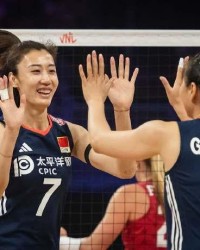 世界女排联赛：中国女排让二追三，3-2逆转战胜美国女排