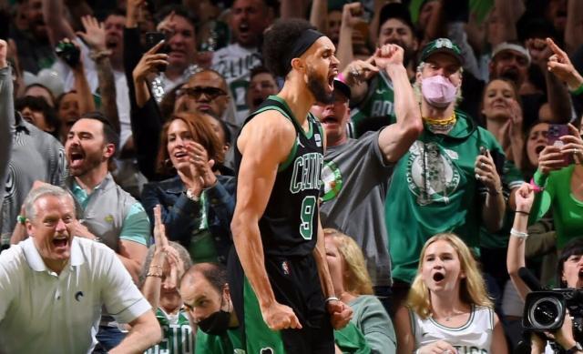 1653724096175058885.jpg Derrick-White-Stepping-Up-BIG-for-the-Celtics-in-Q4-1140x694.jpg